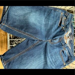 Women’s Bermuda shorts